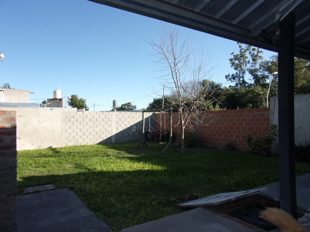 Casa de 3 habitaciones en VENTA Barrio Los Cedros