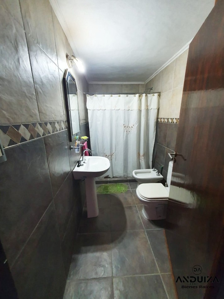 Casa en VENTA de 3 habitaciones zona Toma