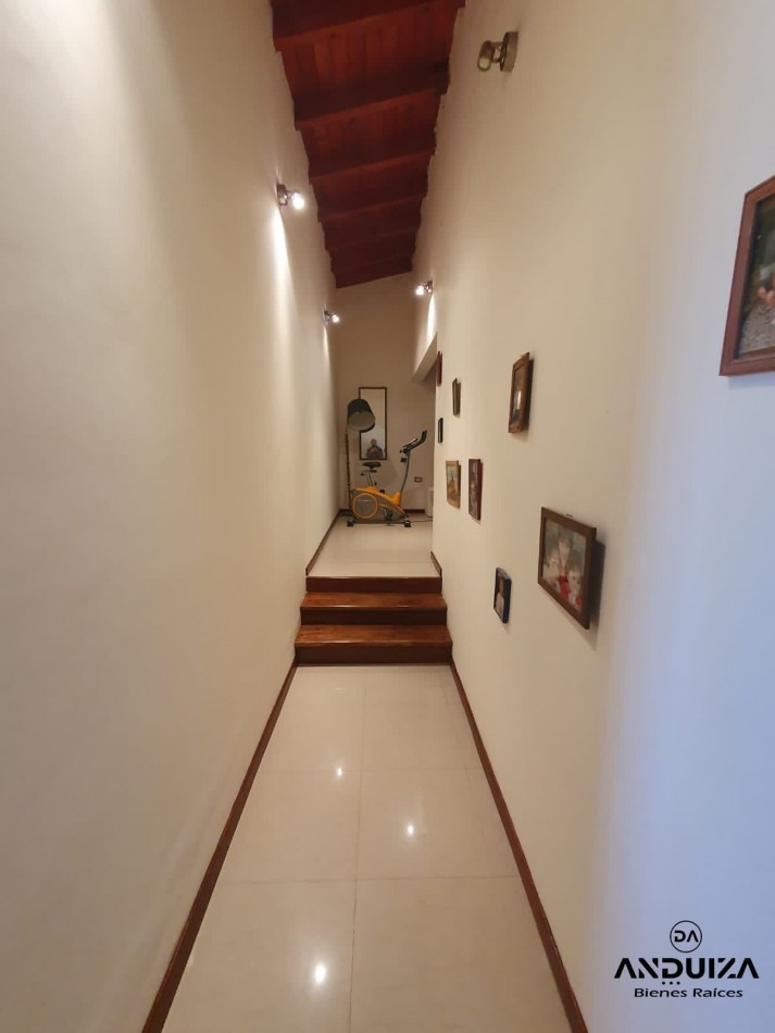 Casa en VENTA de 3 habitaciones zona Toma