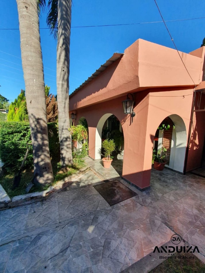 Casa en VENTA de 3 habitaciones zona Toma