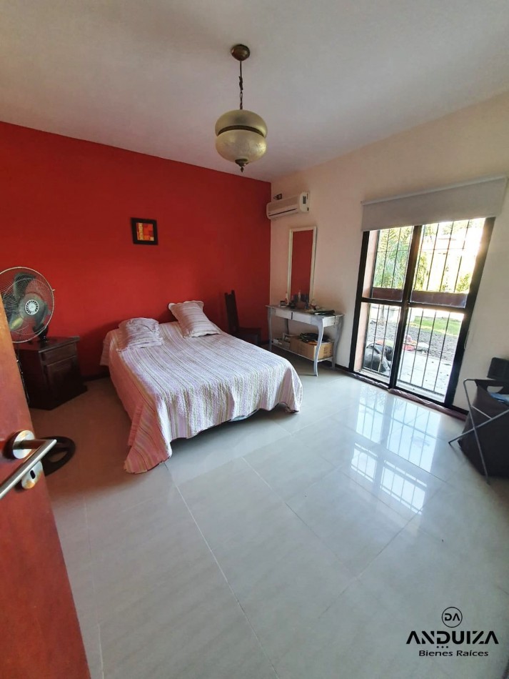 Casa en VENTA de 3 habitaciones zona Toma