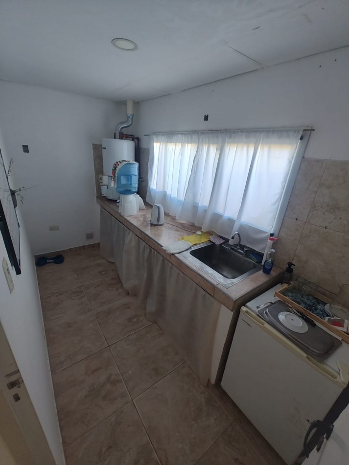 Casa en VENTA de 4 ambientes + local en Oro Verde