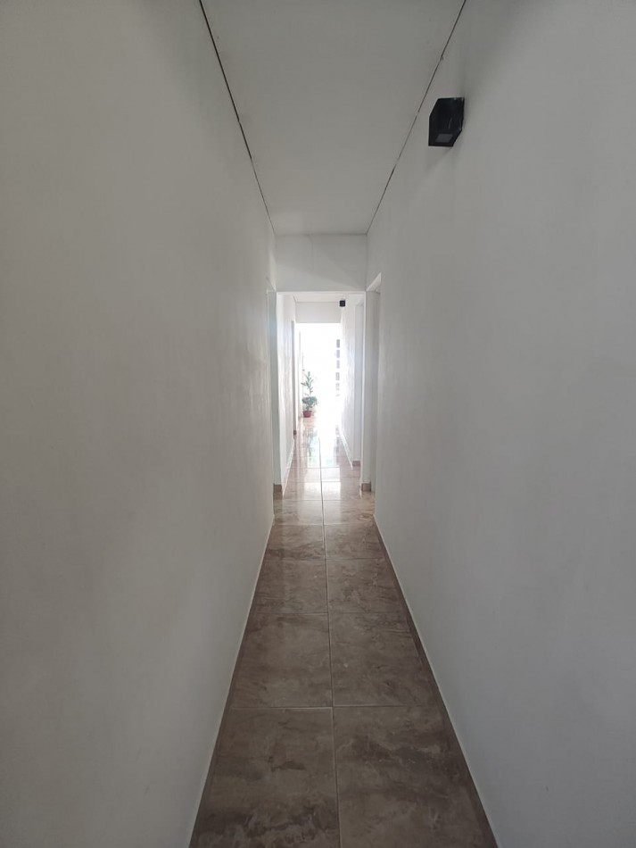 Casa en VENTA de 4 ambientes + local en Oro Verde