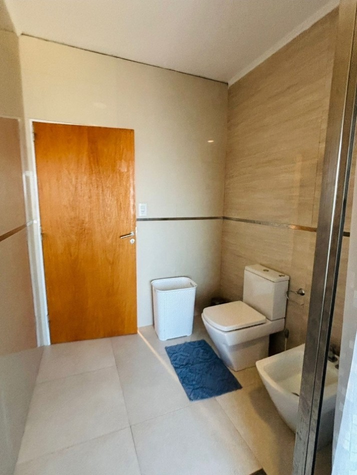 Casa de 3 habitaciones en VENTA zona aeropuerto.