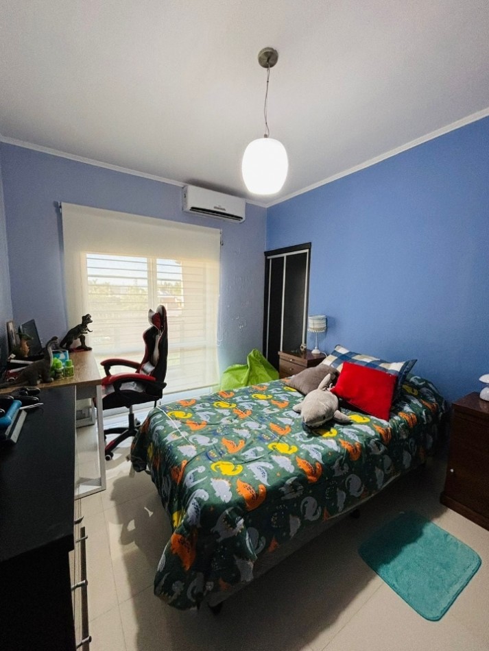 Casa de 3 habitaciones en VENTA zona aeropuerto.