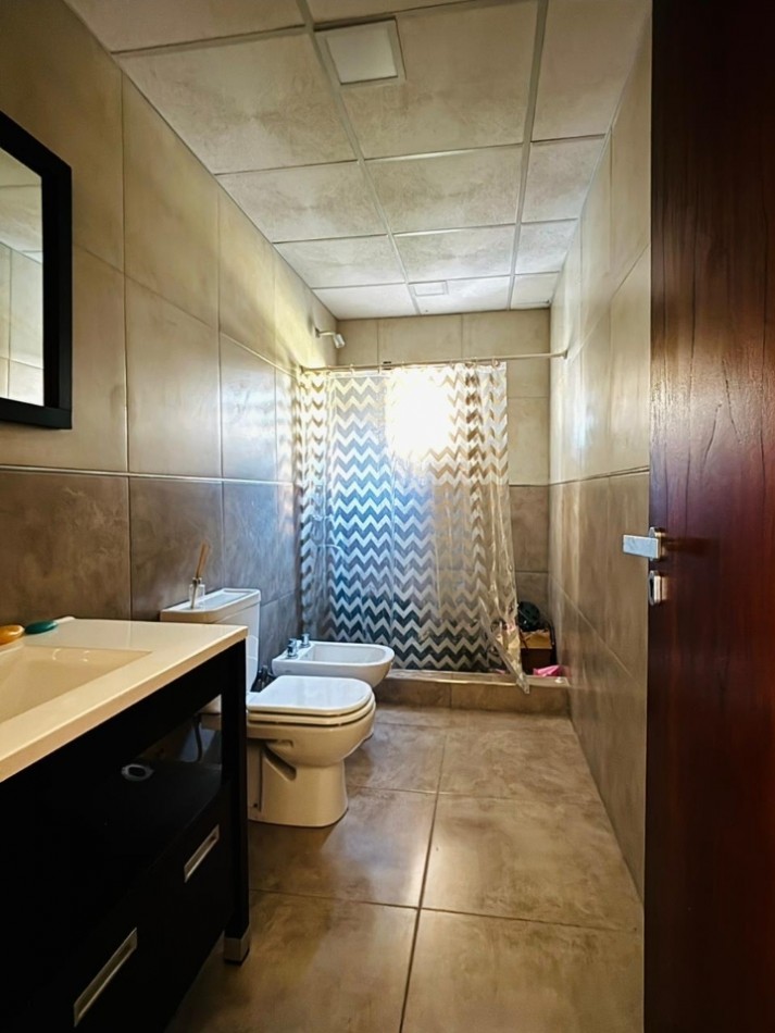 Casa de 3 habitaciones en VENTA zona aeropuerto.