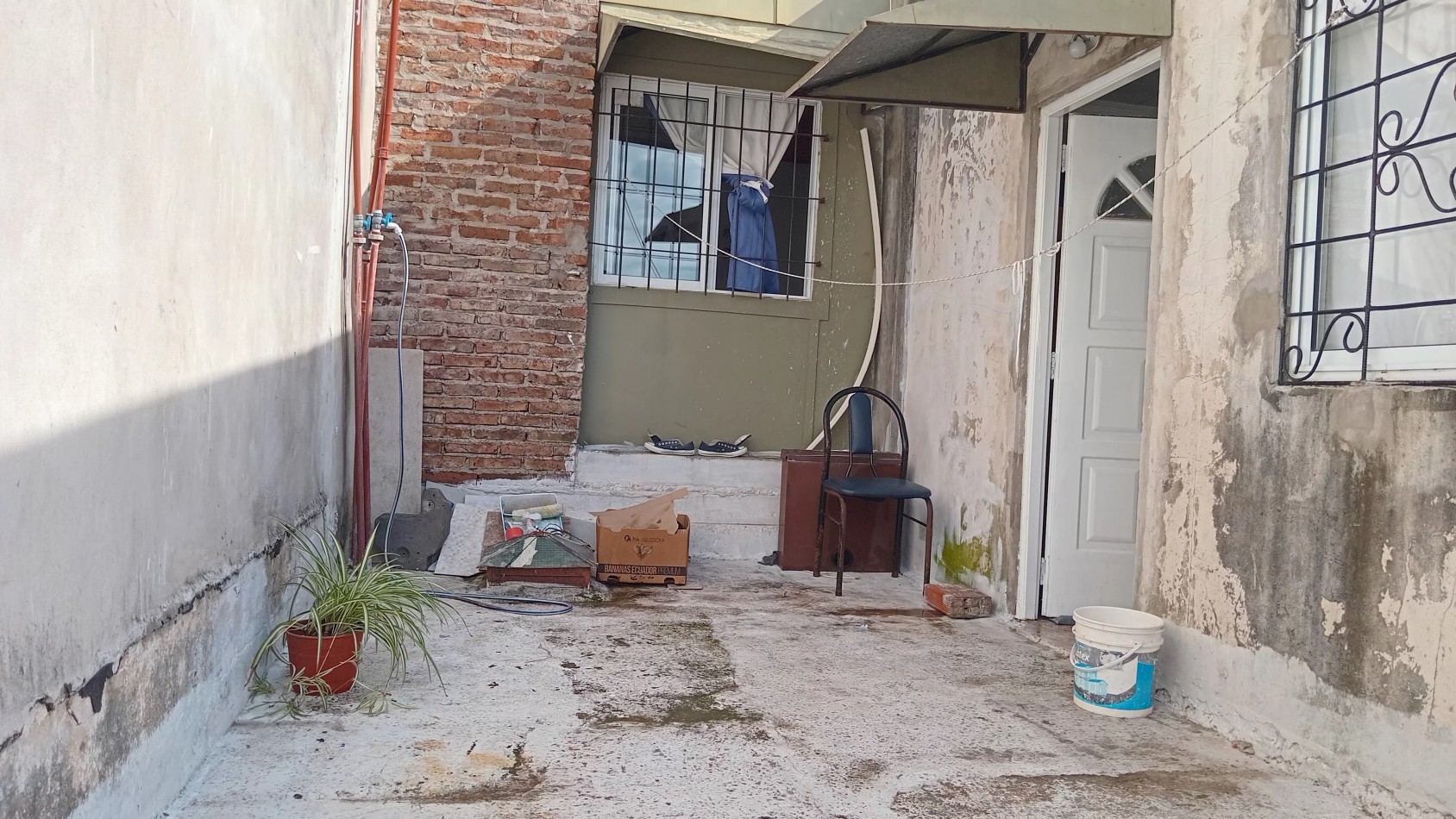 Casa + departamento en VENTA zona 5 esquinas