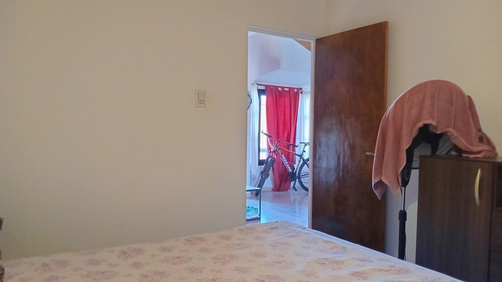 Casa tipo cabaña en VENTA zona Solvencia San Benito