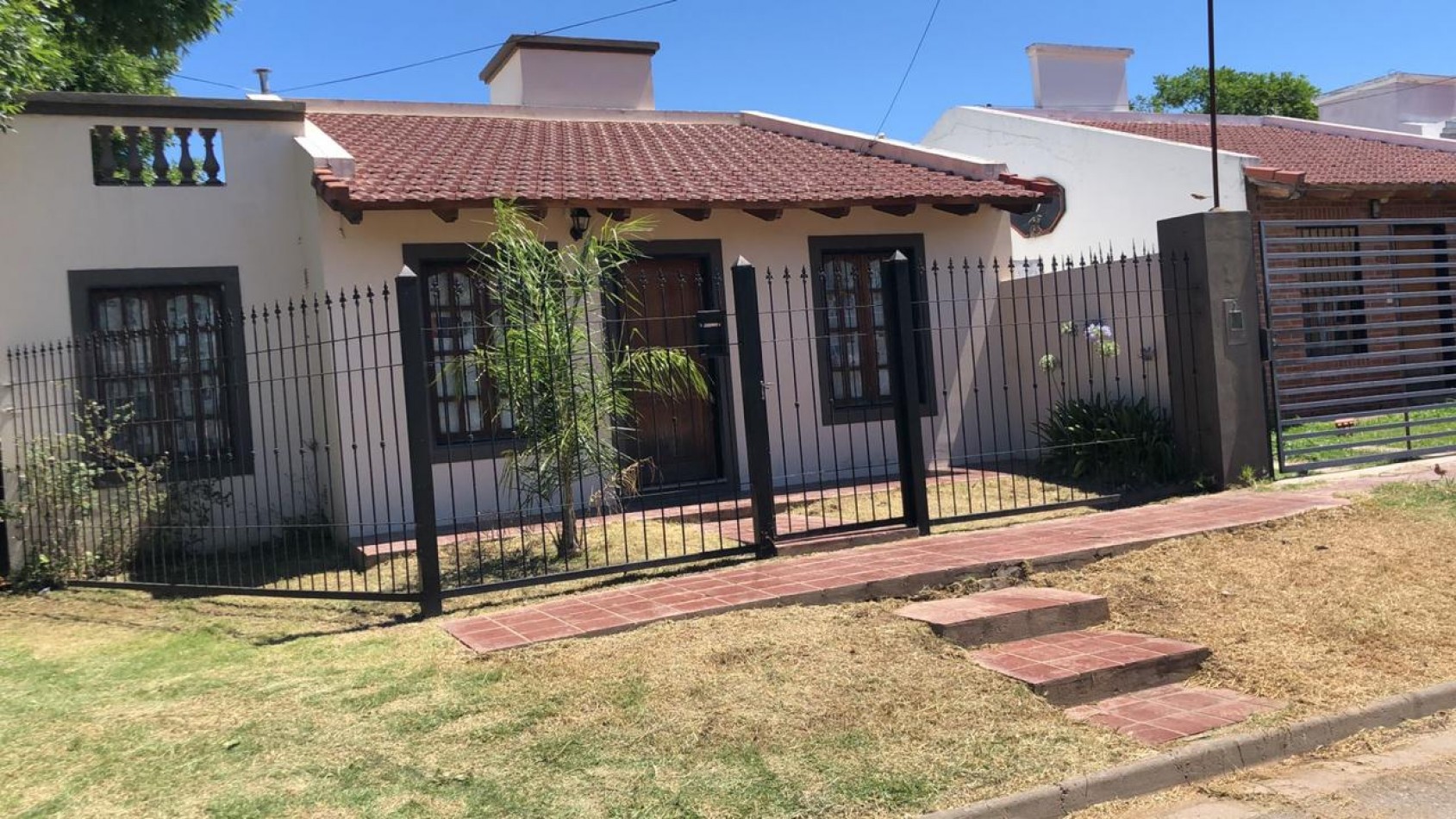 Casa en VENTA 2 habitaciones