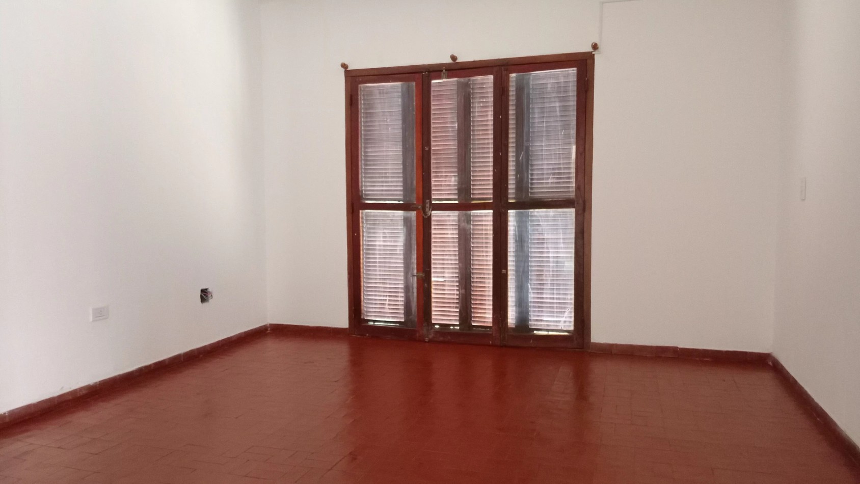 Casa de 4 habitaciones en VENTA sobre calle Ramirez
