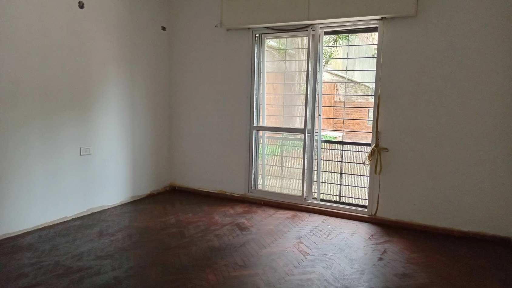 Casa de 4 habitaciones en VENTA sobre calle Ramirez
