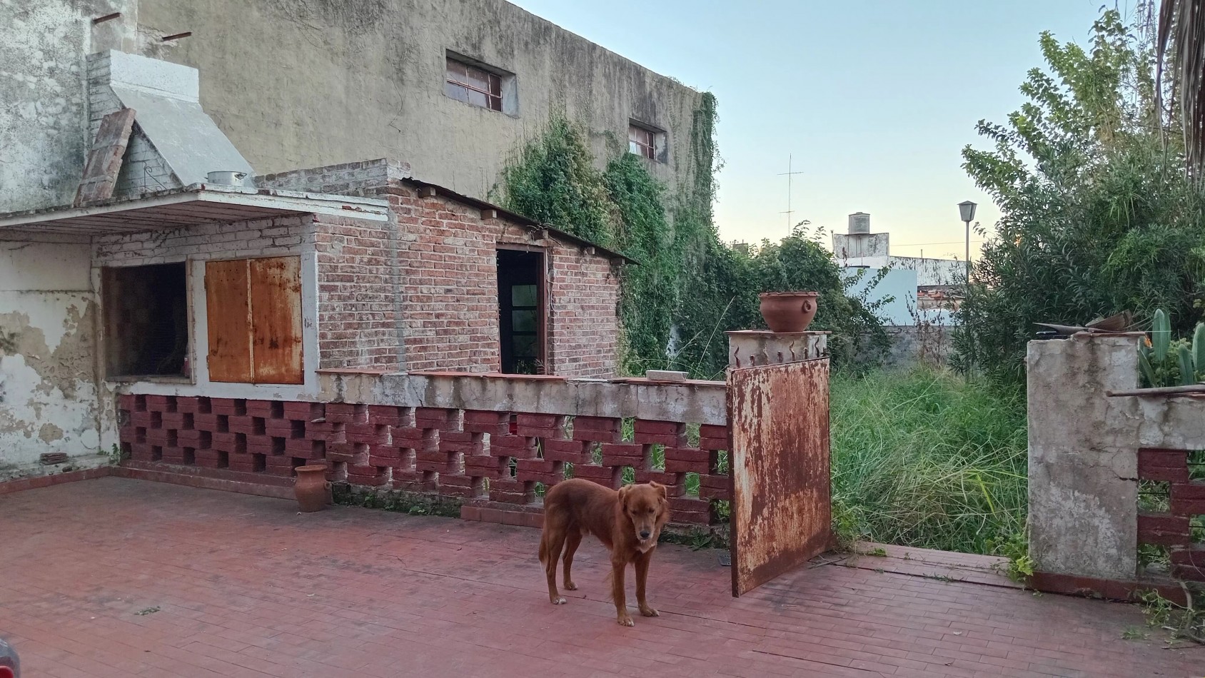Casa a refaccionar distribuida en dos plantas en VENTA zona Cristo
