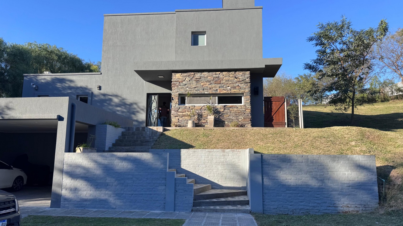 Exclusiva casa en ALQUILER Barrio Puerto Urquiza