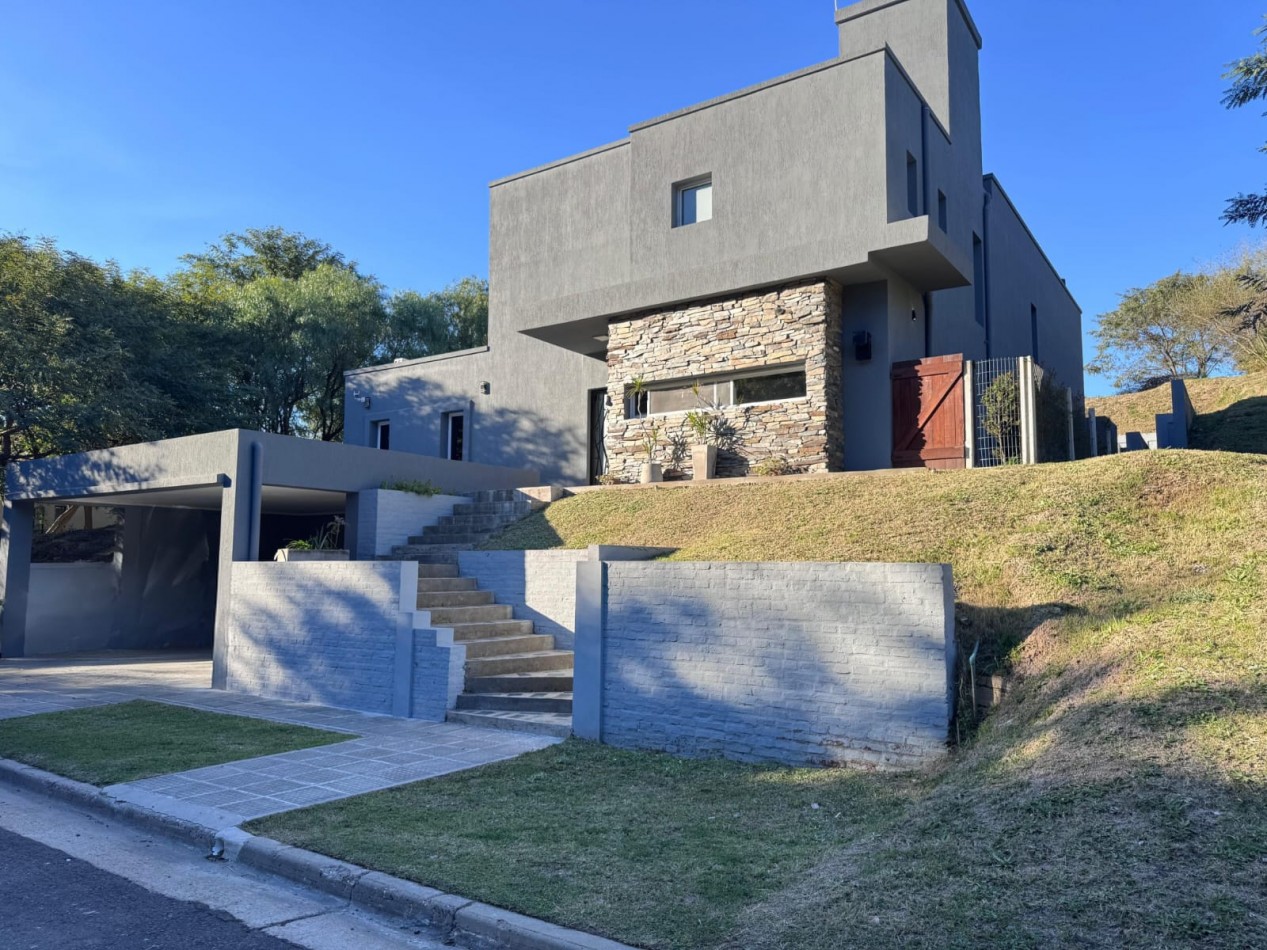 Exclusiva casa en ALQUILER Barrio Puerto Urquiza