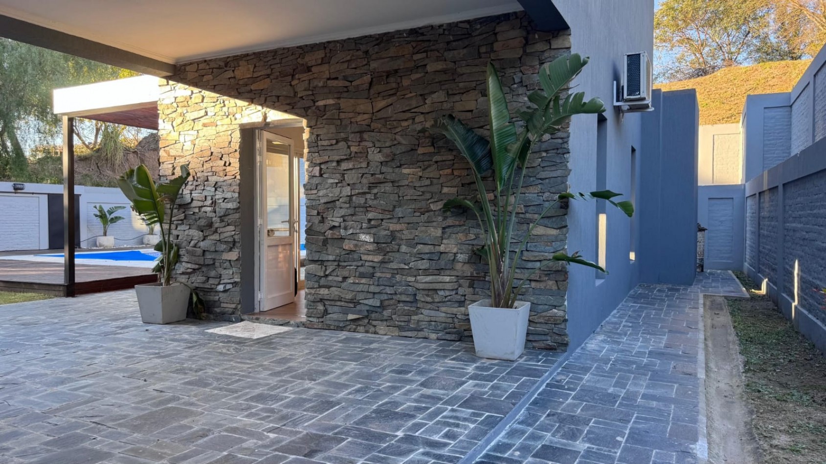 Exclusiva casa en ALQUILER Barrio Puerto Urquiza