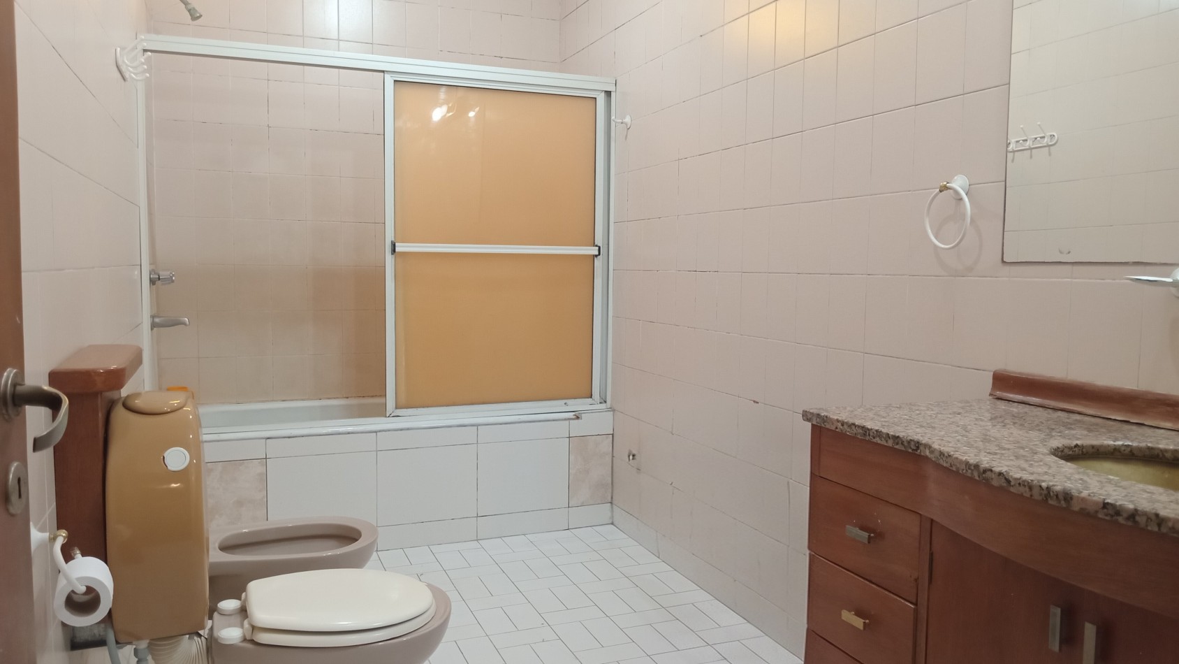 Casa en VENTA de 3 habitaciones con ascensor Parana E.R.