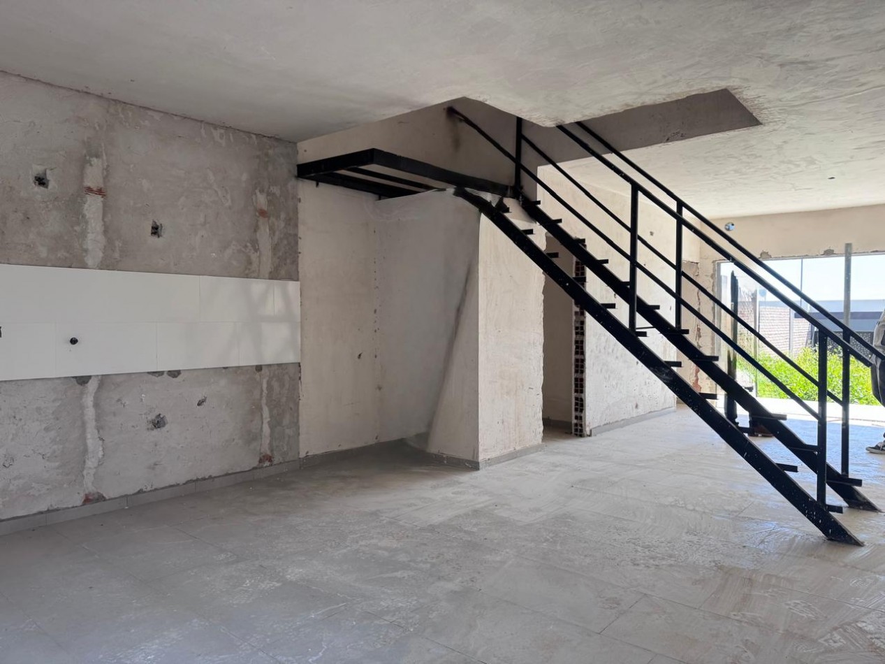 Triplex en VENTA a estrenar con vista al Rio