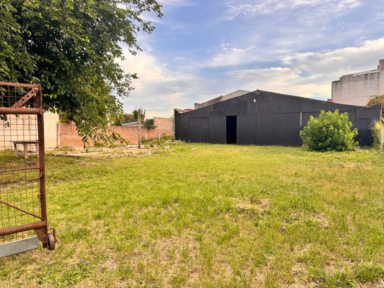 Galpon en VENTA zona Artigas y Provincias Unidas 