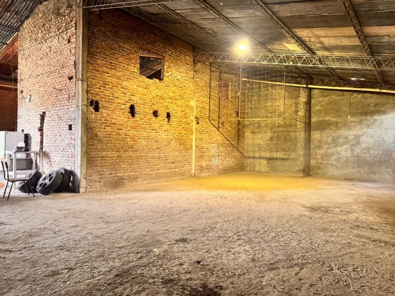 Galpon en VENTA zona Artigas y Provincias Unidas 