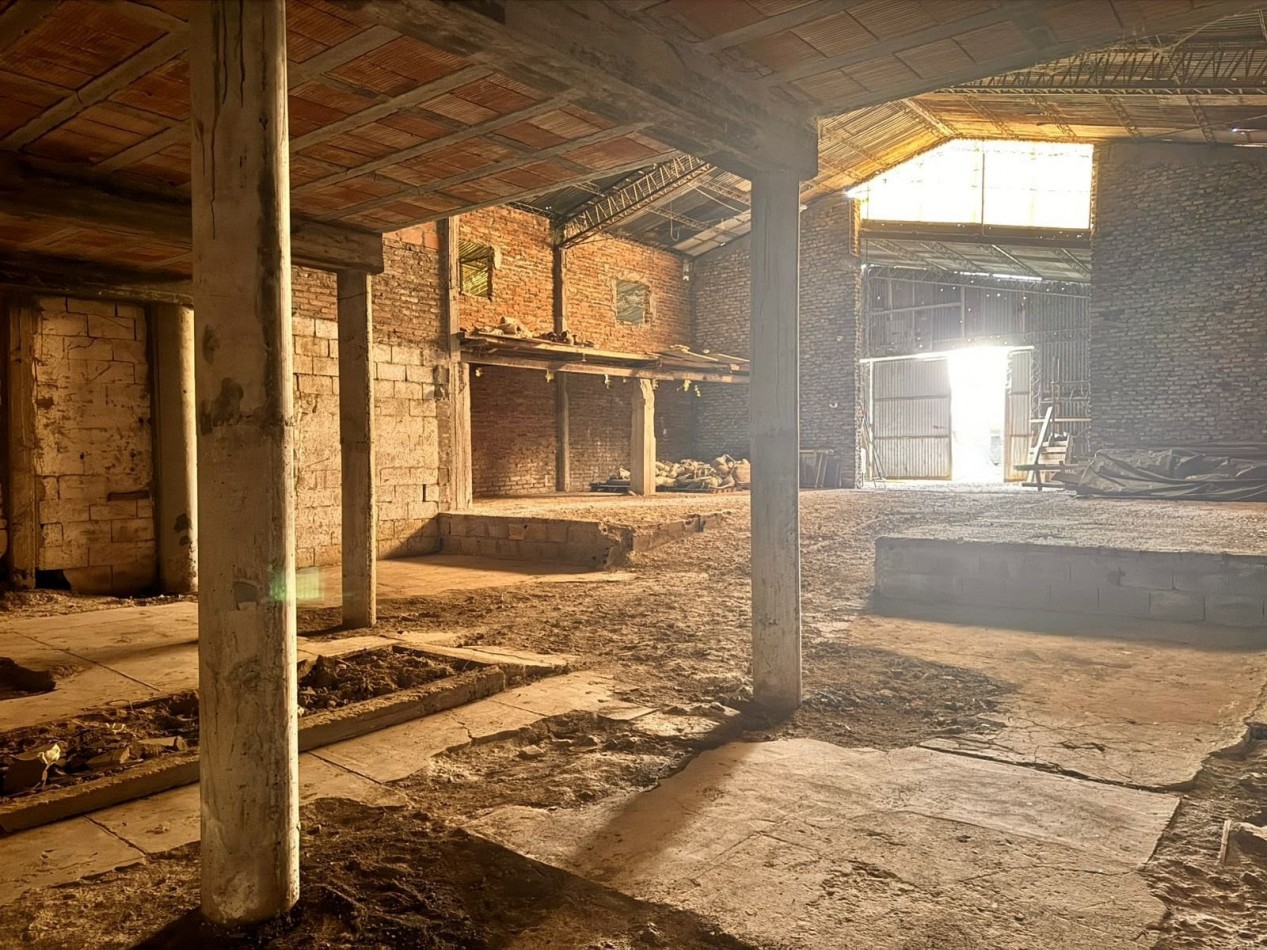 Galpon en VENTA zona Artigas y Provincias Unidas 