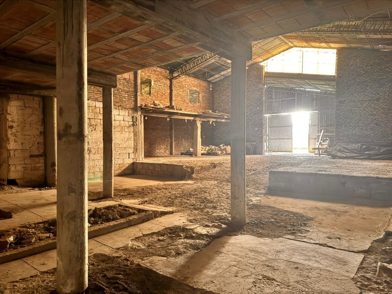 Galpon en VENTA zona Artigas y Provincias Unidas 