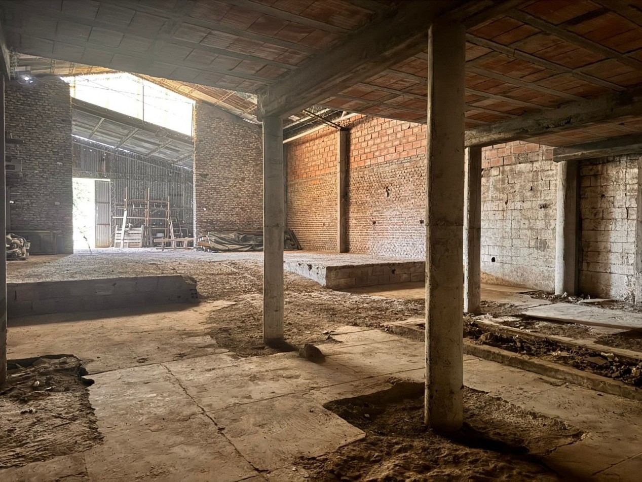 Galpon en VENTA zona Artigas y Provincias Unidas 