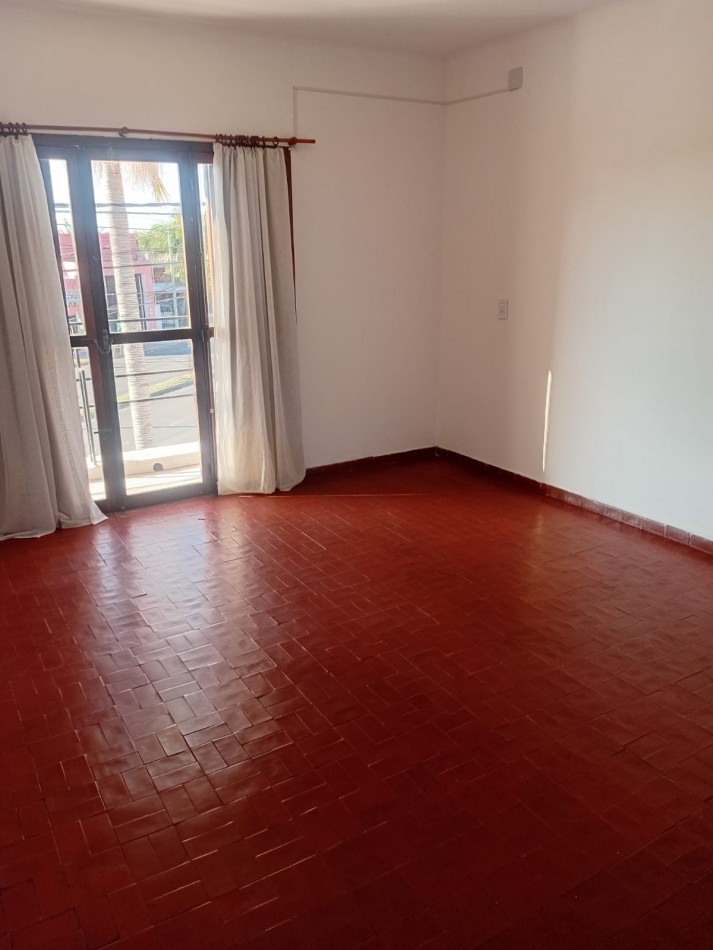 Alquiler compartido casa`planta alta 1 habitacion