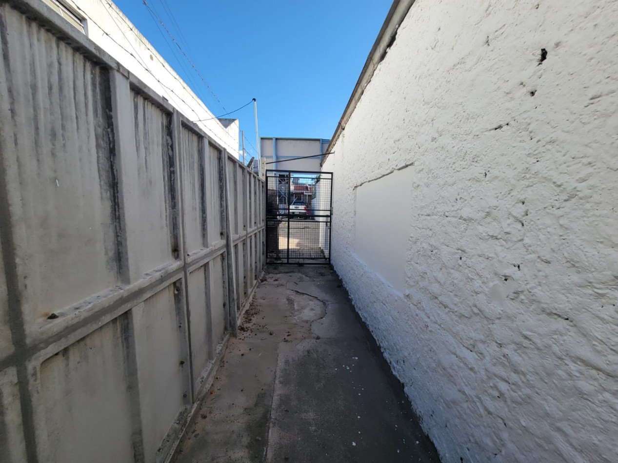 Dos galpones en VENTA zona comercial ALMAFUERTE