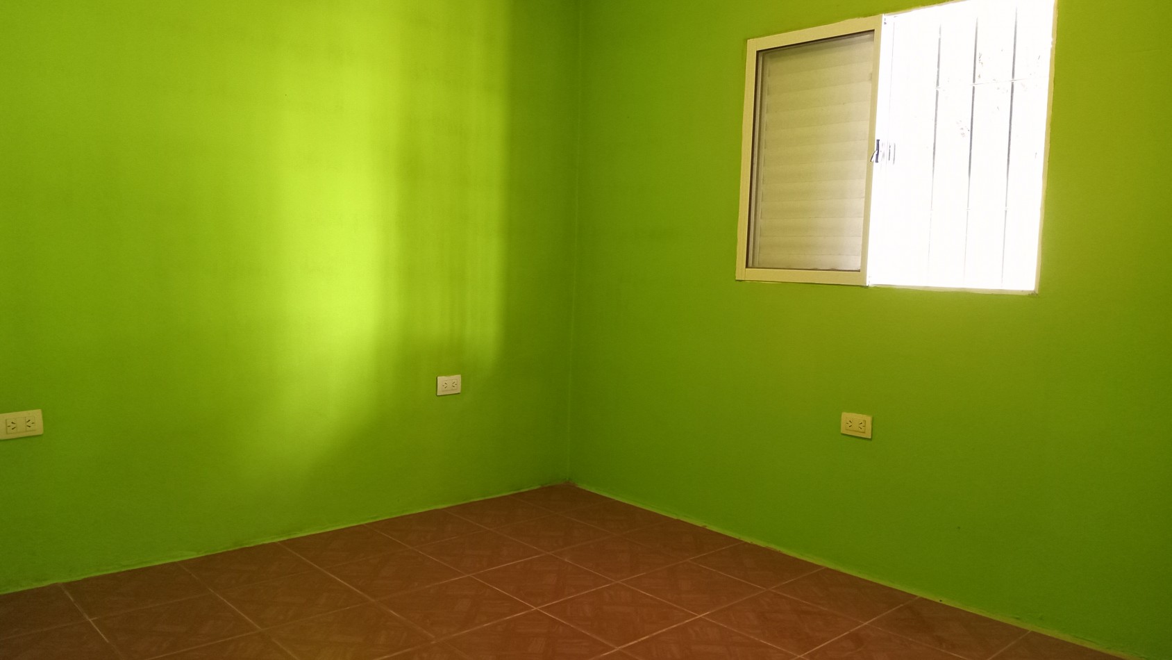 Casa en VENTA 3 habitaciones y gran patio en Colonia Avellaneda