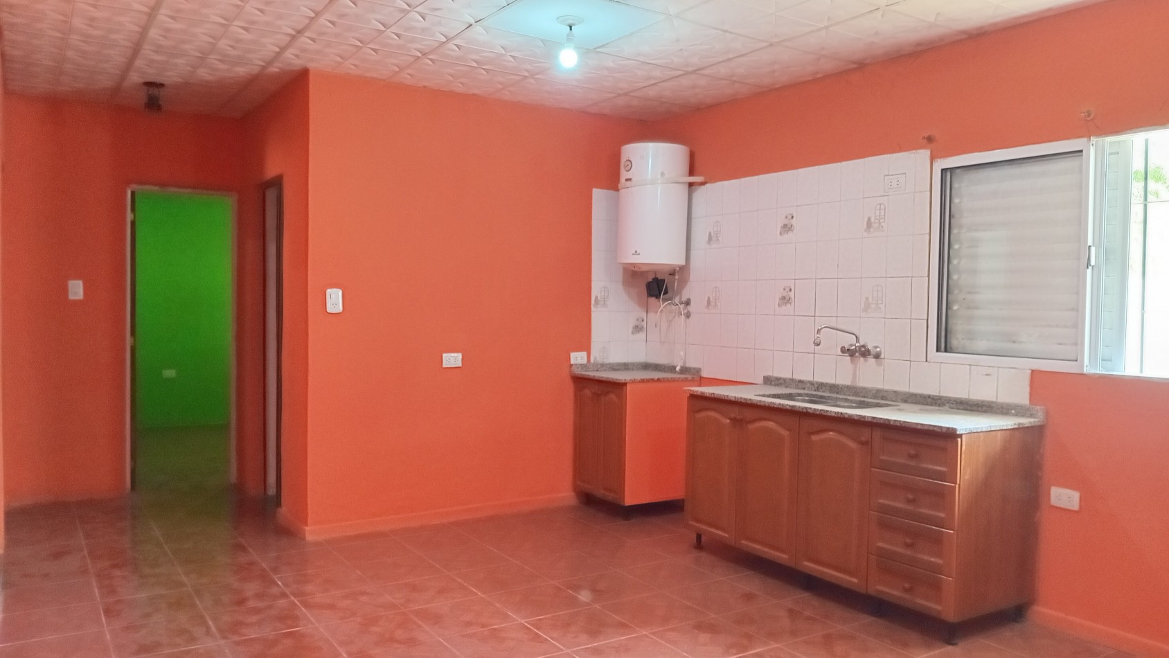 Casa en VENTA 3 habitaciones y gran patio en Colonia Avellaneda