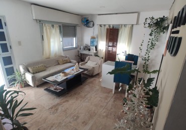 Casa en VENTA de 4 ambientes + local en Oro Verde