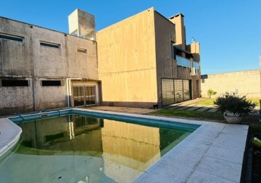Casa de 3 habitaciones en VENTA zona aeropuerto.