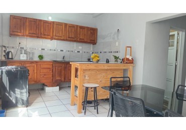 Casa + departamento en VENTA zona 5 esquinas