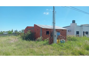 Terreno con construccion en VENTA Solvencia San Benito 