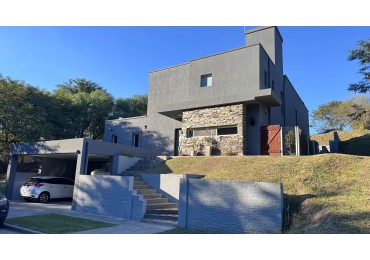 Exclusiva casa en VENTA Barrio Puerto Urquiza